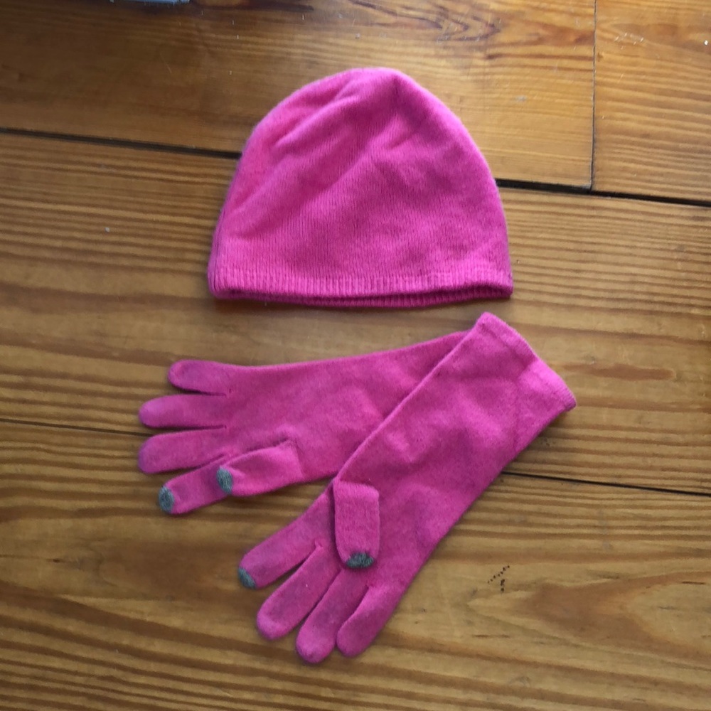 Hat  and tech glove set